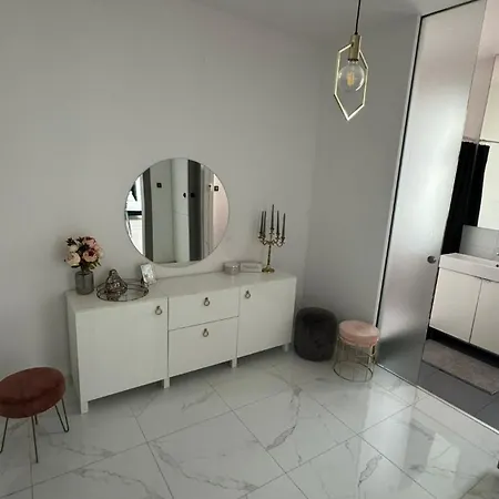 Ah Family Zimna Διαμέρισμα *