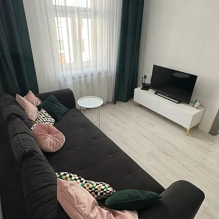 Ah Family Zimna * Koszyce